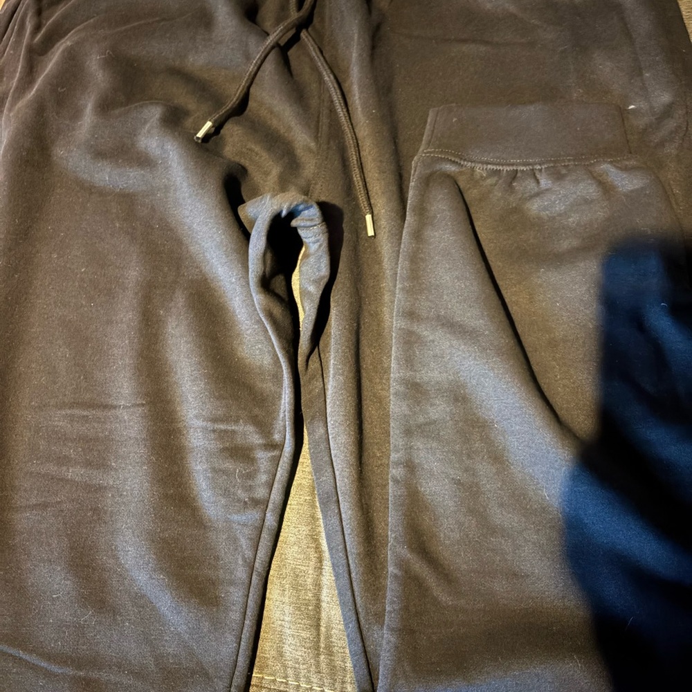 H&M Black Sweatpants Relaxed Fit Joggers